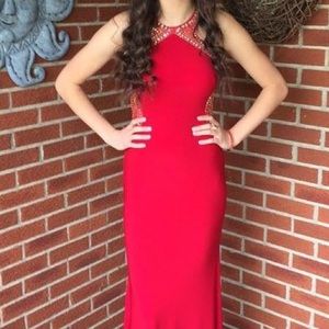 Long Red prom dress